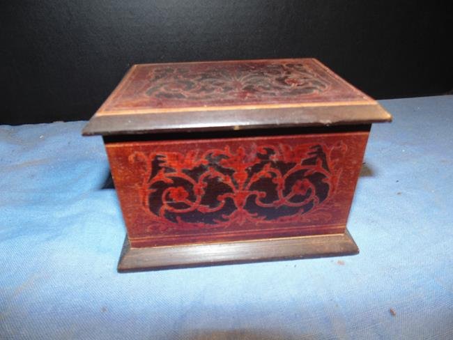 Inlaid  Mechanical Cigarette Box (1 of 2)