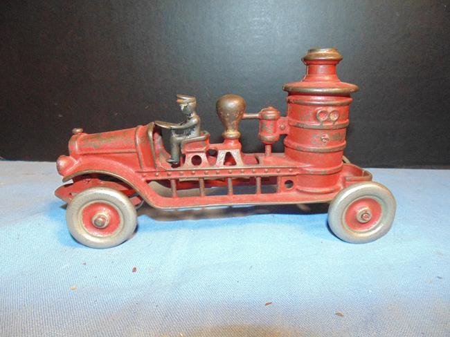 Kenton Cast Iron Fire Pumper Truck (1 of 1)