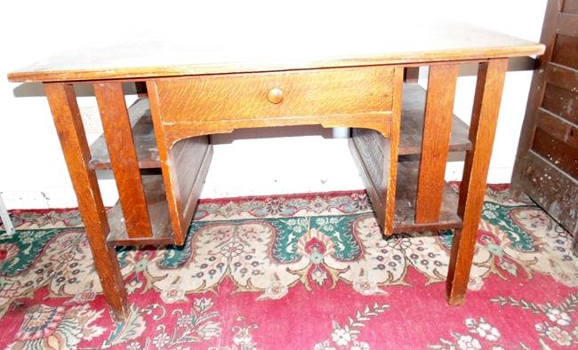 Stickley Brothers Kneehole  Oak Desk (1 of 3)