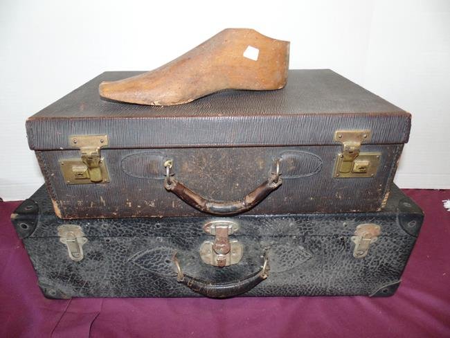 2 Vintage Suitcases (1 of 2)