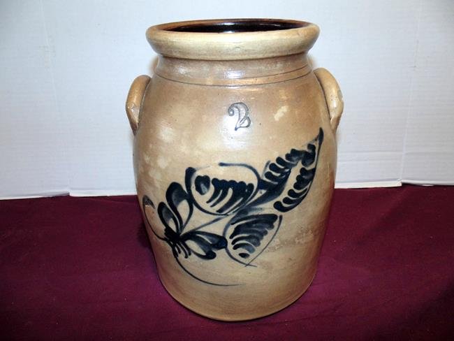 Stoneware Crock: Stoneware 2 gallon crock with cobalt blue leaf decoration.