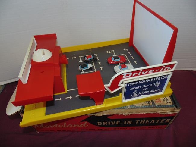 Remco Movie Land Drive In Theater 1950's (1 of 4)