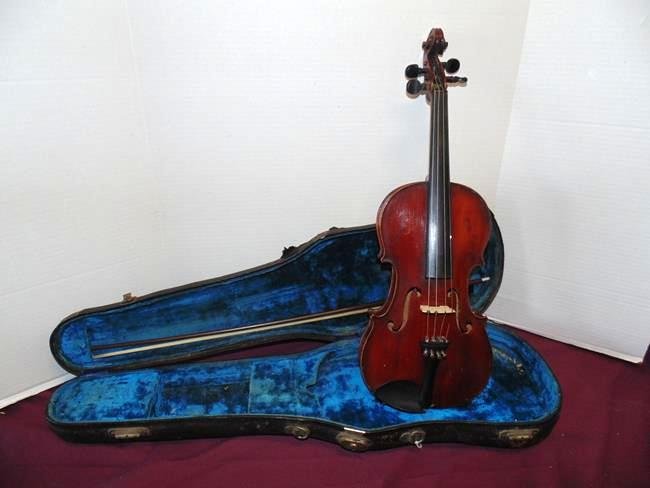 Violin  & Bow (1 of 2)