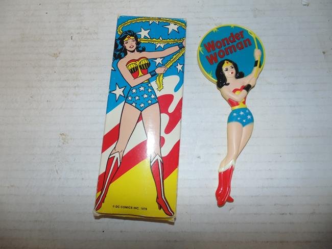 Wonder Woman Hand Mirror 1978: Wonder Woman hand mirror in box 1978.