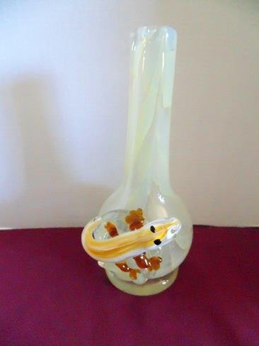 Art Glass Salamander Vase (1 of 2)