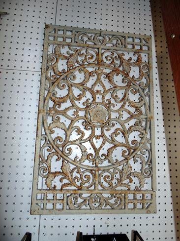 Ornate Cast Iron Grate (1 of 1)