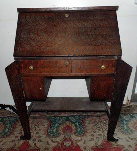 Oak Arts & Crafts Desk: Oak Arts & Crafts desk.