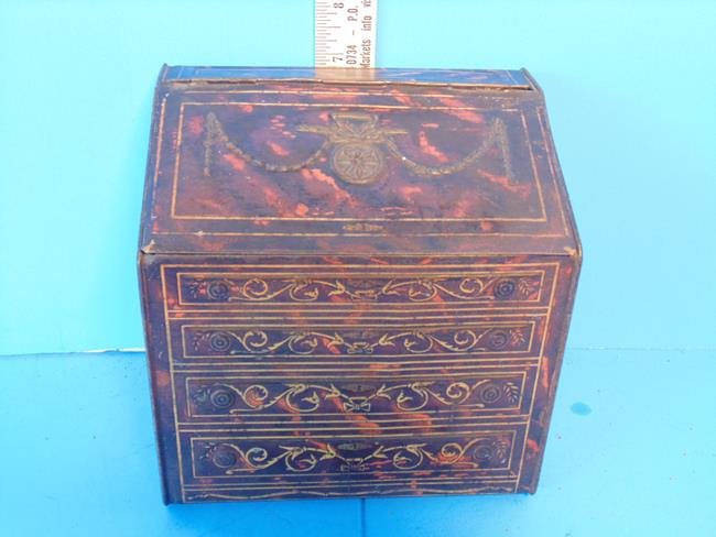 Victory Gum Tin Litho Desk Store Tin (1 of 4)