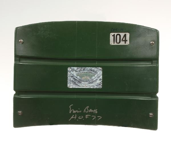 Ernie Banks, Hall of Fame 1977, autographed green : Ernie Banks, Hall of Fame 1977, autographed green Wrigley Field stadium seat back