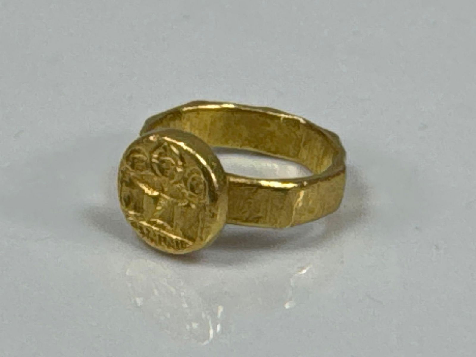 Gold insignia Ring (1 of 7)