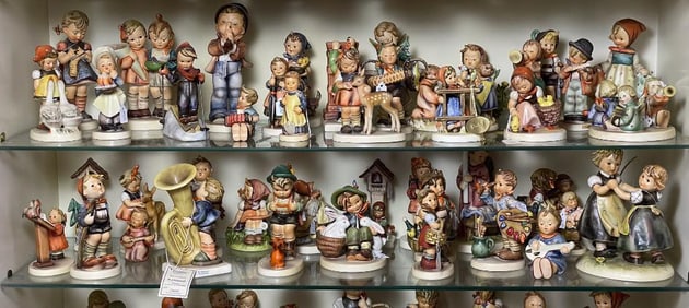 Hummel Two-Shelf Lot