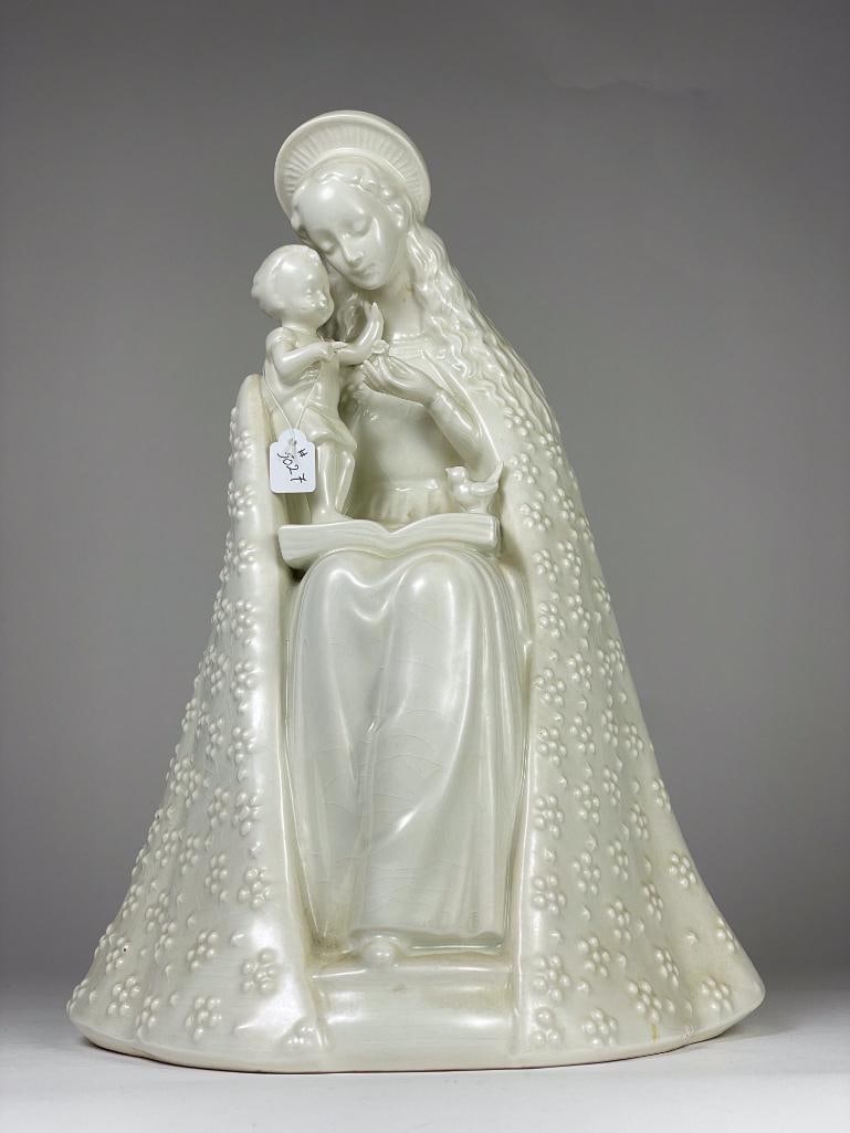 Hummel Figurine (1 of 6)