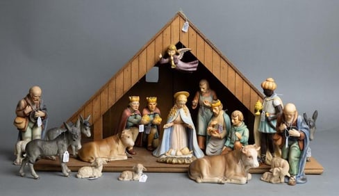 Hummel 17 Piece Figurine Lot