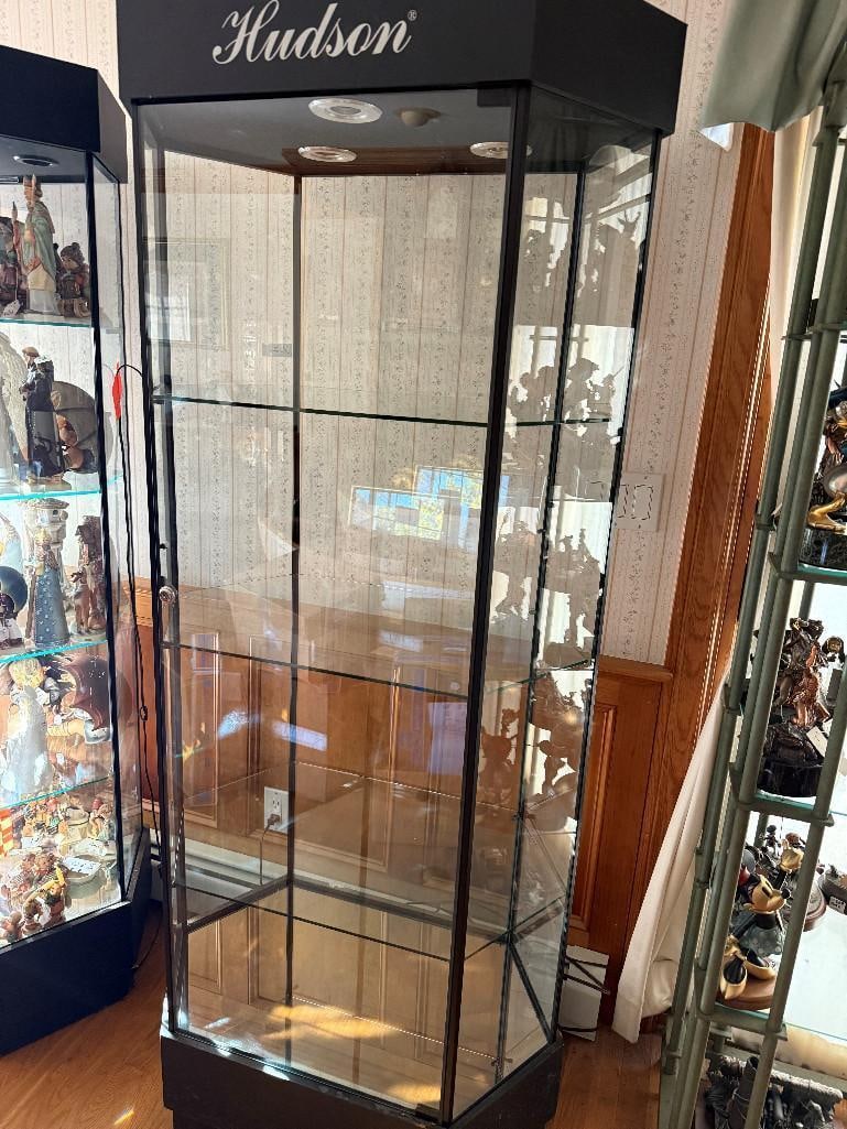 Two Matching Hudson Creek Showcases: Two Matching Hudson Creek Showcases - Low Estimate: 50, High Estimate: 1000