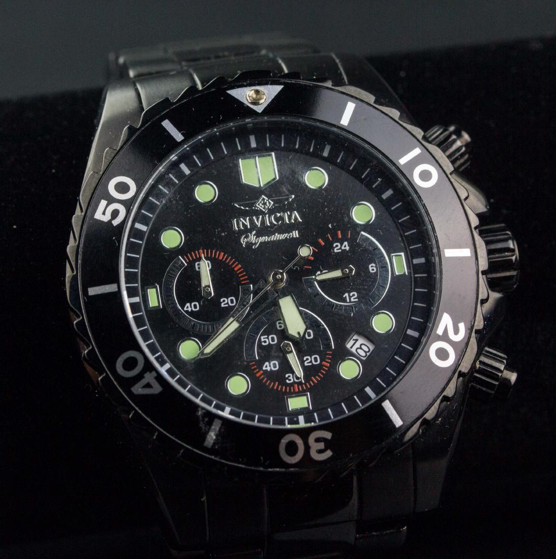 Invicta Signature II Chronograph Men Watch RV$500: Invicta men's wrist watch; Signature II Chronograph; retail price $500; D: 4 cm, 156 grams