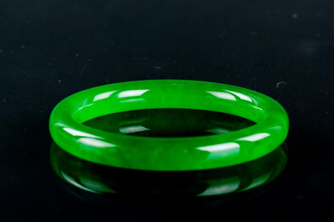 emerald green jade bangle