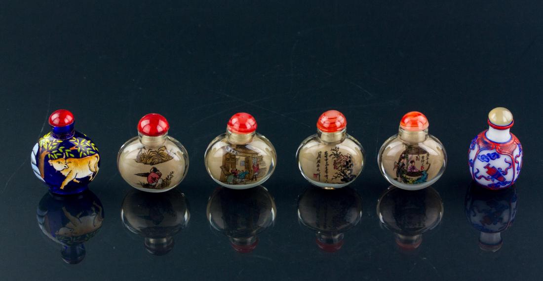 Six Assorted Chinese Peking Glass Snuff Bottles (1 of 9)