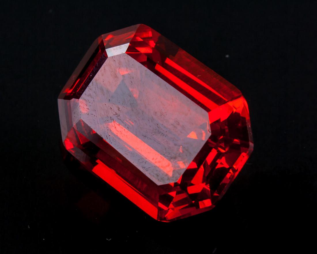 Emerald Cut 25.795 ct Ruby 18.14 mm x 12.93 mm (1 of 6)