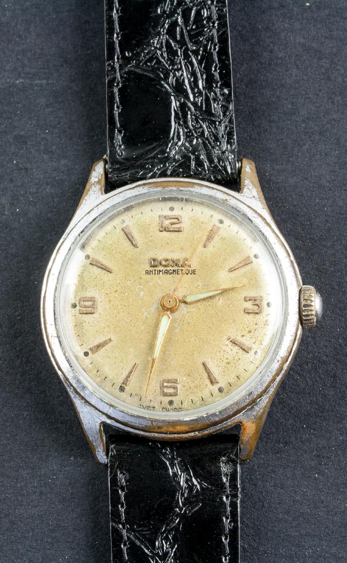 Vintage DOXA Antimagnetic Mechanical Watch: Vintage DOXA antimagnetic mechanical hand winding watch, genuine leather band, not working properly, L: 23 cm, D: 2.9 cm