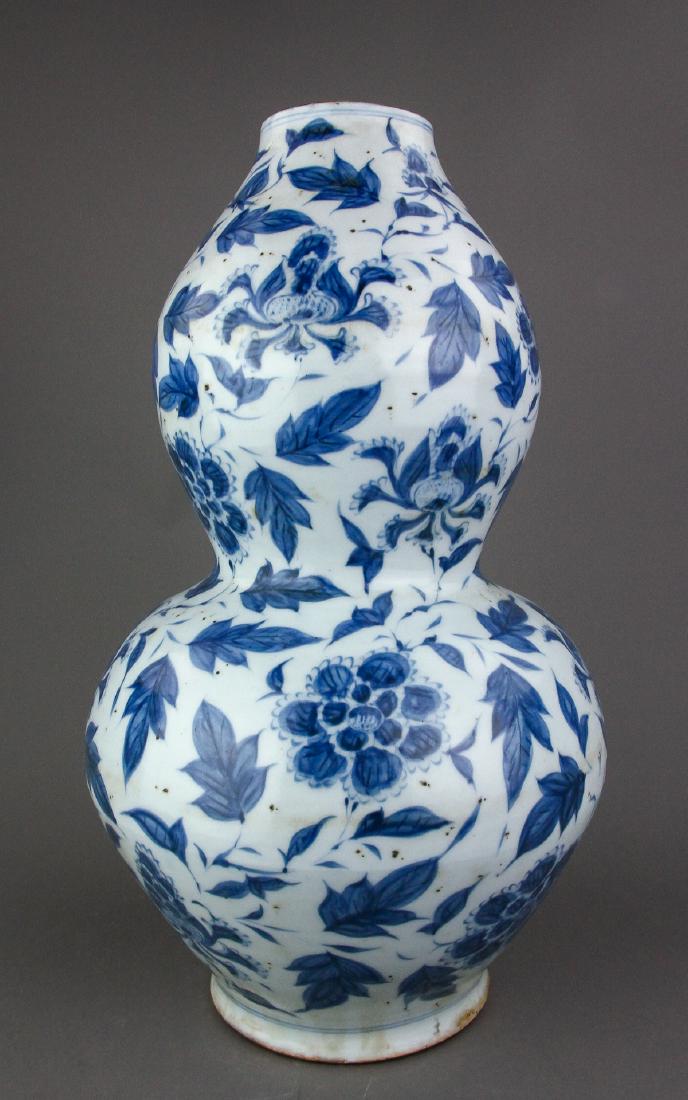 Chinese Ming Style B & W Porcelain Gourd Vase (1 of 6)