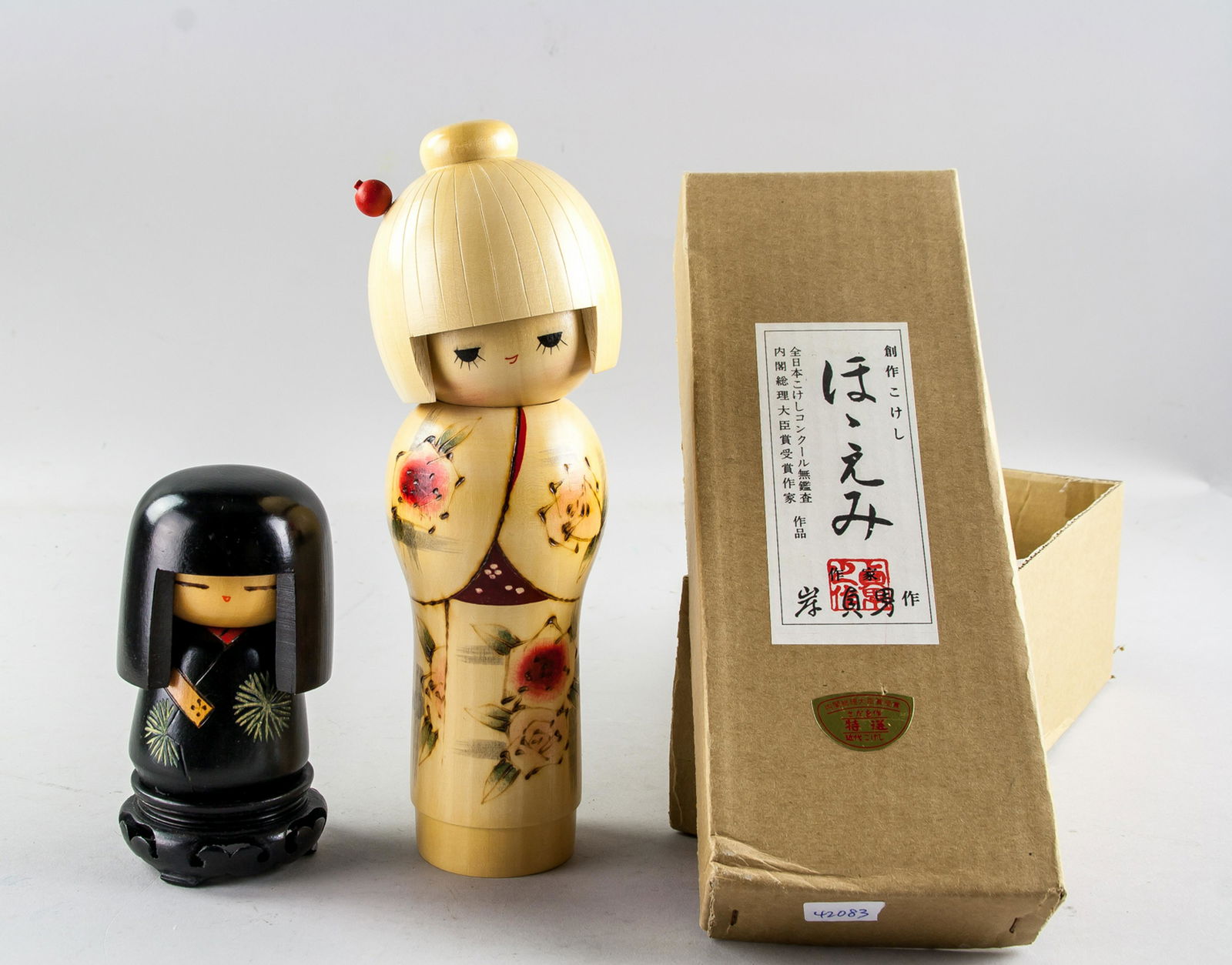Two Assorted Japanese Kyouningyou & Kokeshi Dolls (1 of 10)
