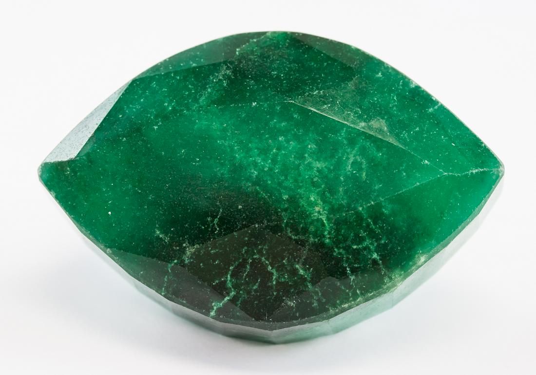 547.80ct Marquise Cut Green Emerald Gemstone GGL (1 of 5)