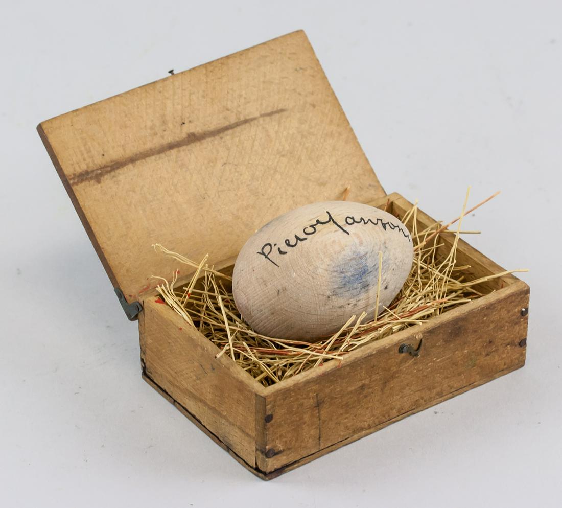 Piero Manzoni Italian Modernist Egg in Box (1 of 8)