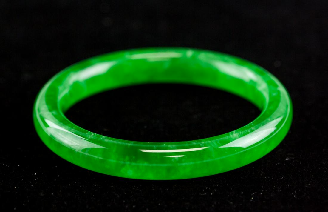 Burma Green Jadeite Carved Bangle GIA Certificate (1 of 6)