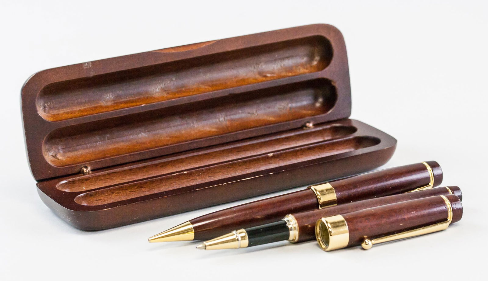 Two Ballpoint Pens with Wood Case (1 of 4)