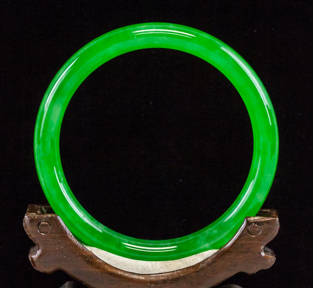 Chinese Imperial Green Jadeite Bangle GIA (1 of 5)