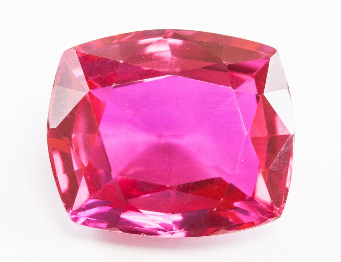 27.90ct Cushion Cut Pink Natural Ruby GGL (1 of 4)
