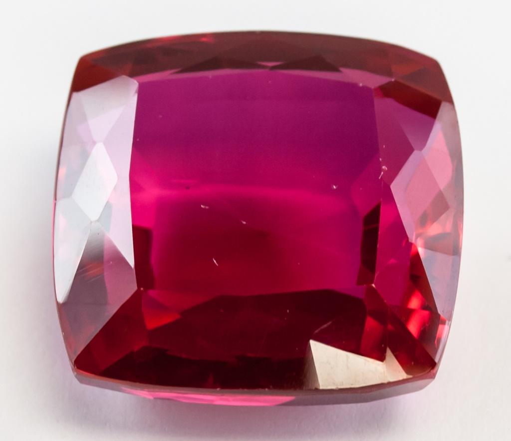 101.70ct Cushion Cut Pink Natural Ruby GGL (1 of 4)