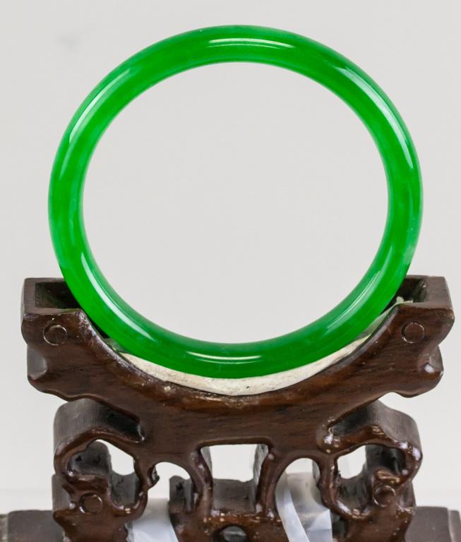 Chinese Jadeite Carved Bangle (1 of 4)