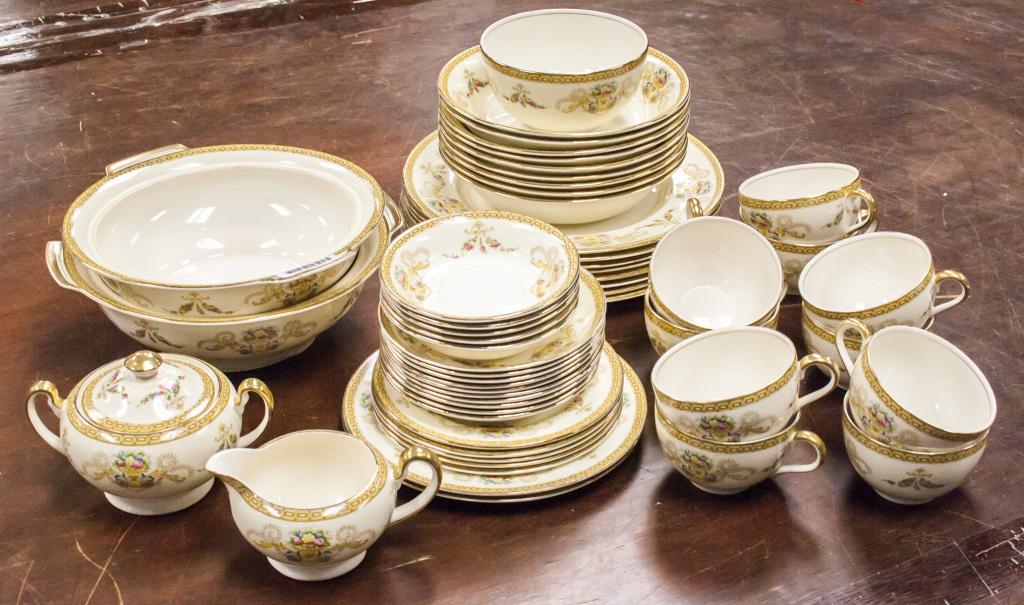 54-Piece Alfred Meakin England "Festive" 18kt Gold (1 of 6)