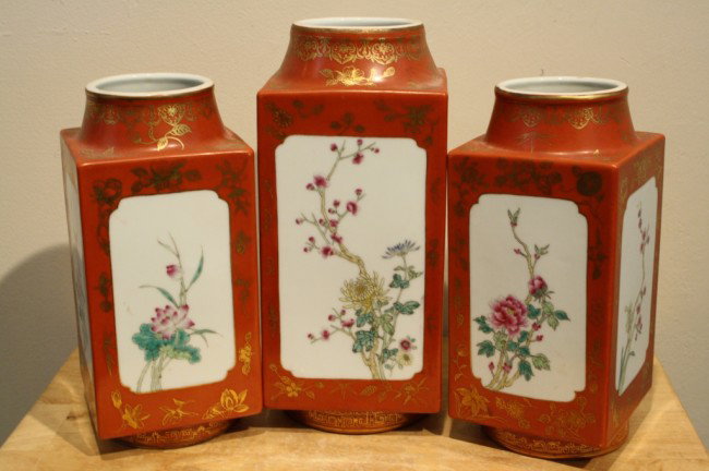 Chinese three of square porcelain vase, gild, H 11: Chinese three of square porcelain vase, gild, H 11" one, and H 10" two