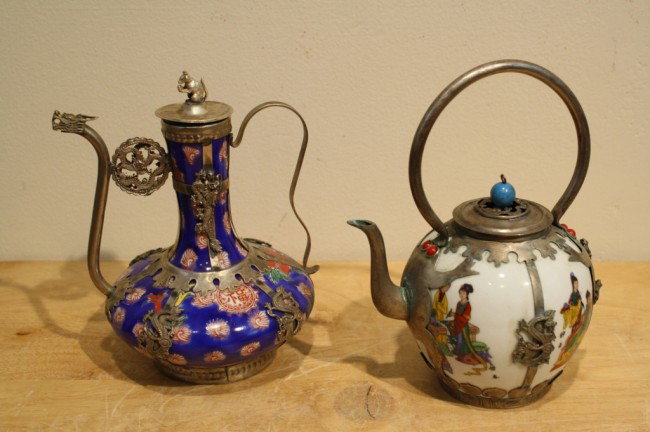 Pair of antique enamelled tea pots with base marks: Pair of antique enamelled tea pots with base marks (illegible) Possibly made of silver, H : 6