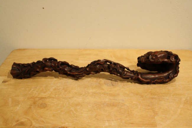 Antique boxwood Ruyi scepter: Antique boxwood Ruyi scepter, L: 13 1/2