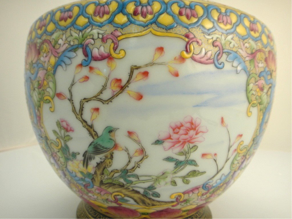 Antique Chinese Famille Rose Gold Gilt Vase - 6