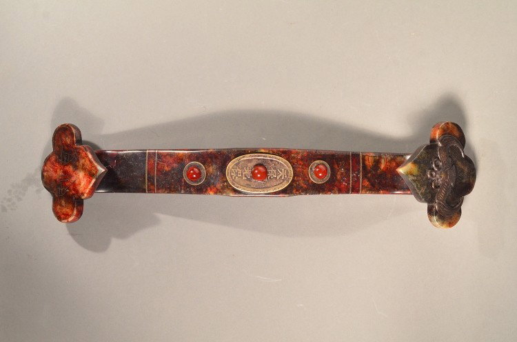 17th Century Shunzhi Period Agate Ruyi Scepter: Very rare and unusual, Chinese Shunzhi Period agate ruyi scepter; head with bat design and tail with inlaid script of ruyi; three inset agate beads near handle with Shunzhi tongbao copper coins undern