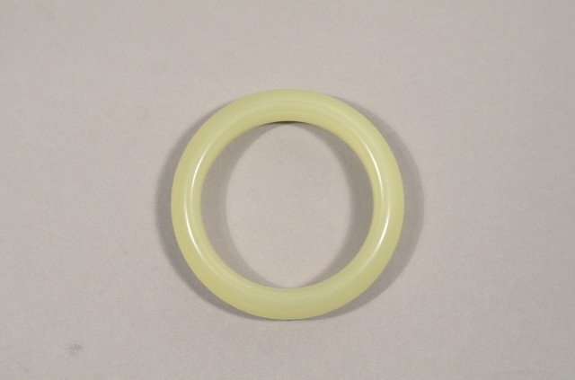 Well Carved Chinese Green-White Jade Bangle: Well carved Chinese green white jade bangle; D: 8 cm, 75 grams