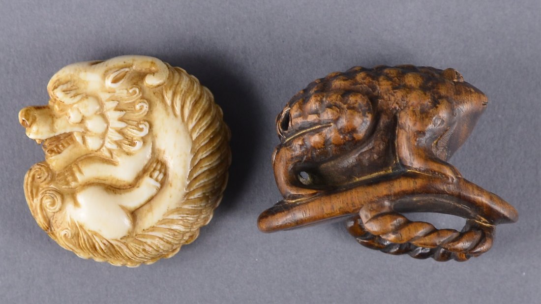 19th C. Ivory Carved Figure & Boxwood Carved Frog: Set of two 19th Century Chinese ivory and boxwood carved figures; ivory carved piece featuring dragon in finely detailed relief; boxwood carved figure featuring frog in relief; L: 3 cm, 14 grams (ivor