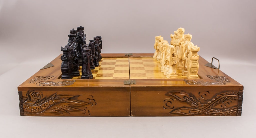 Chinese Wood Chess Set Carved Dragon & Phoenix (1 of 9)