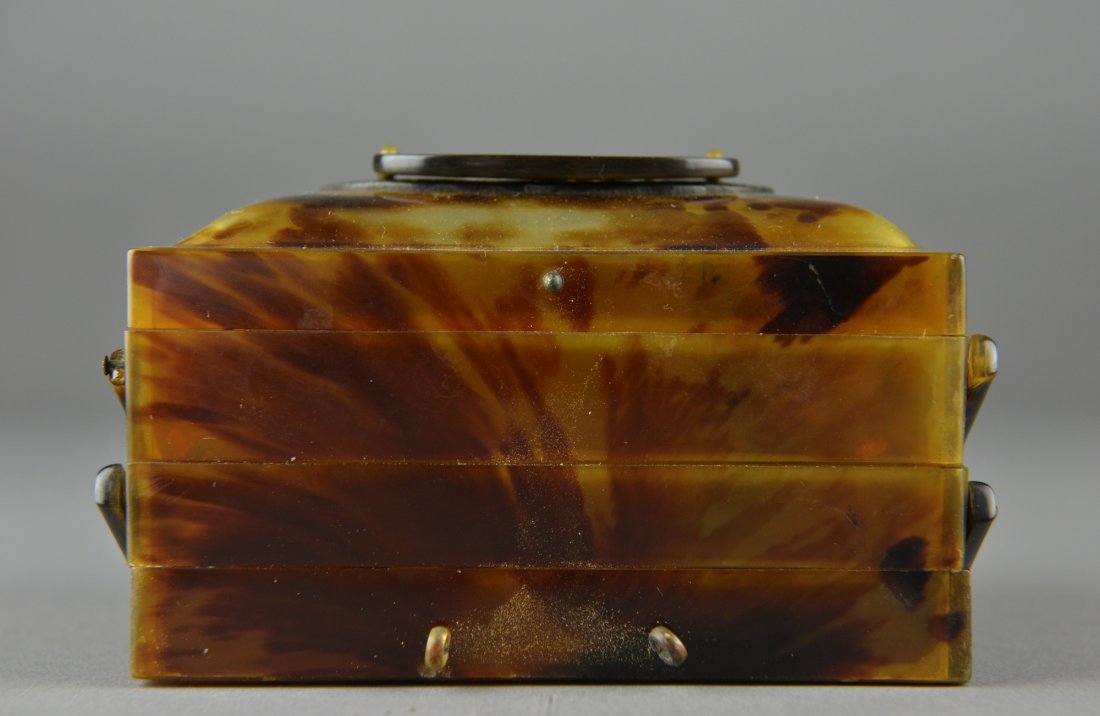 Antique Chinese Cosmetic Box: Antique Chinese cosmetic box; L: 13 cm, W: 9 cm, H: 7 cm