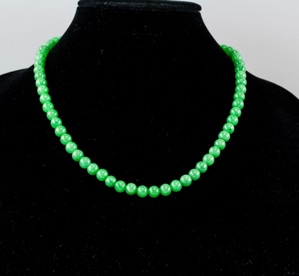 Chinese Green Hardstone Carved Round Bead Necklace (1 of 4)