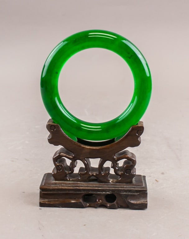 Chinese Fine Green Hardstone Carved Bangle (1 of 6)