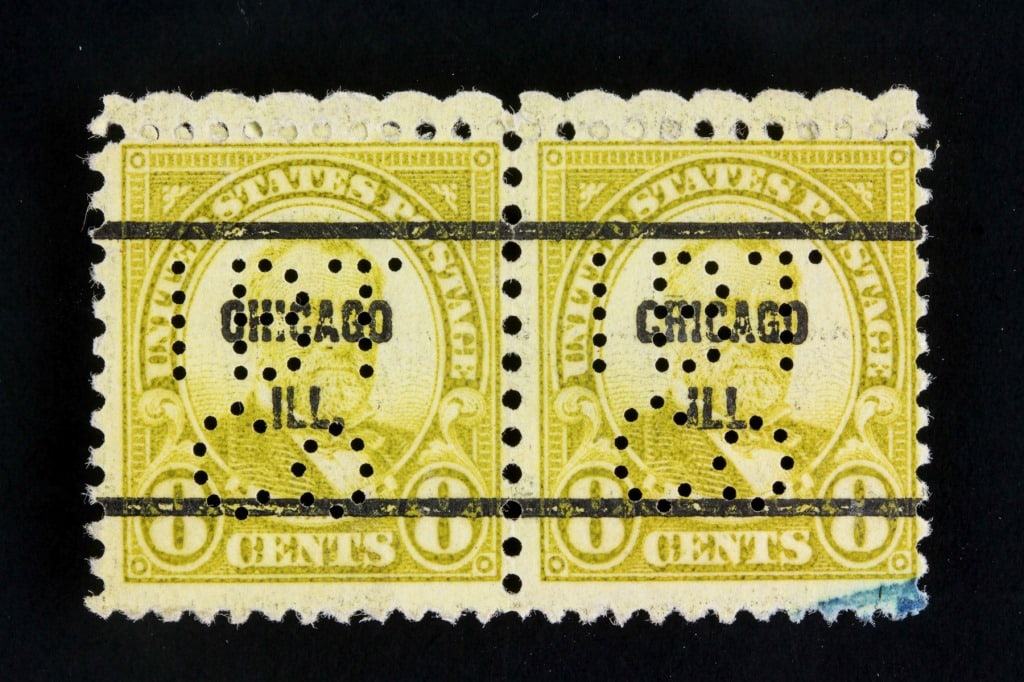 1923 US Eight Cent Pre Cancel Stamps 2pc (1 of 3)