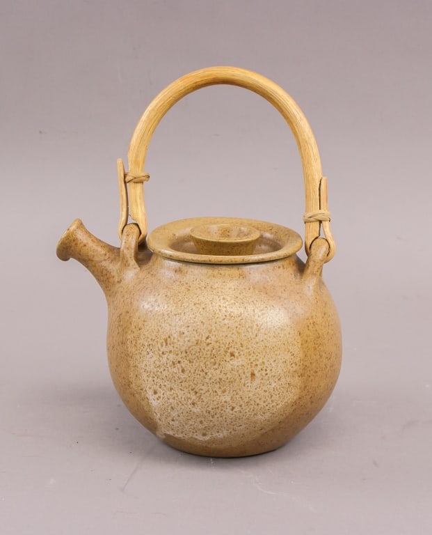 Japanese Meji Era Porcelain Teapot (1 of 9)