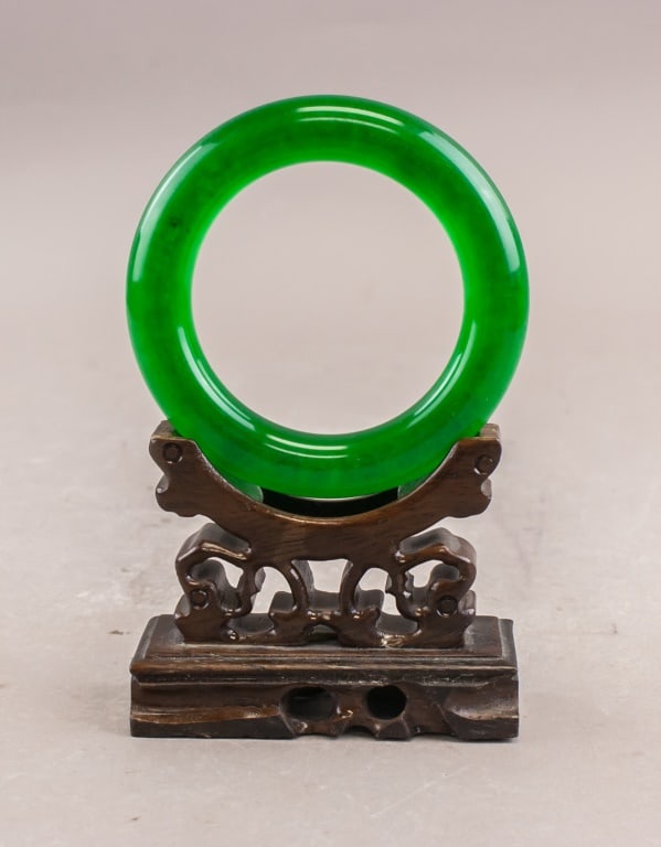 Chinese Fine Green Hardstone Carved Bangle (1 of 6)
