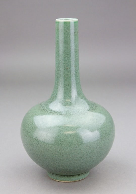 Chinese Celadon Porcelain Vase Ming Tianqi MK (1 of 4)