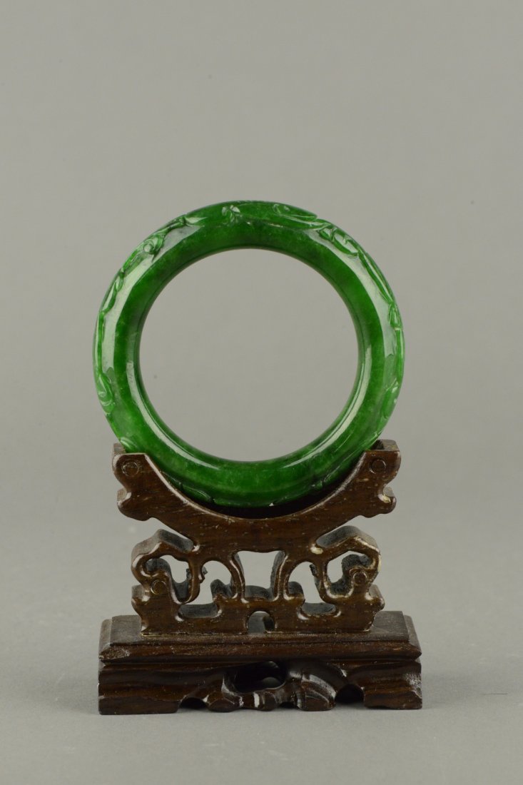 Fine Emerald Green Jadeite Bangle Carved Lingzhi - 2